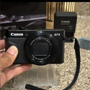 Canon PowerShot G7X Mark II 20.1MP Digital Camera